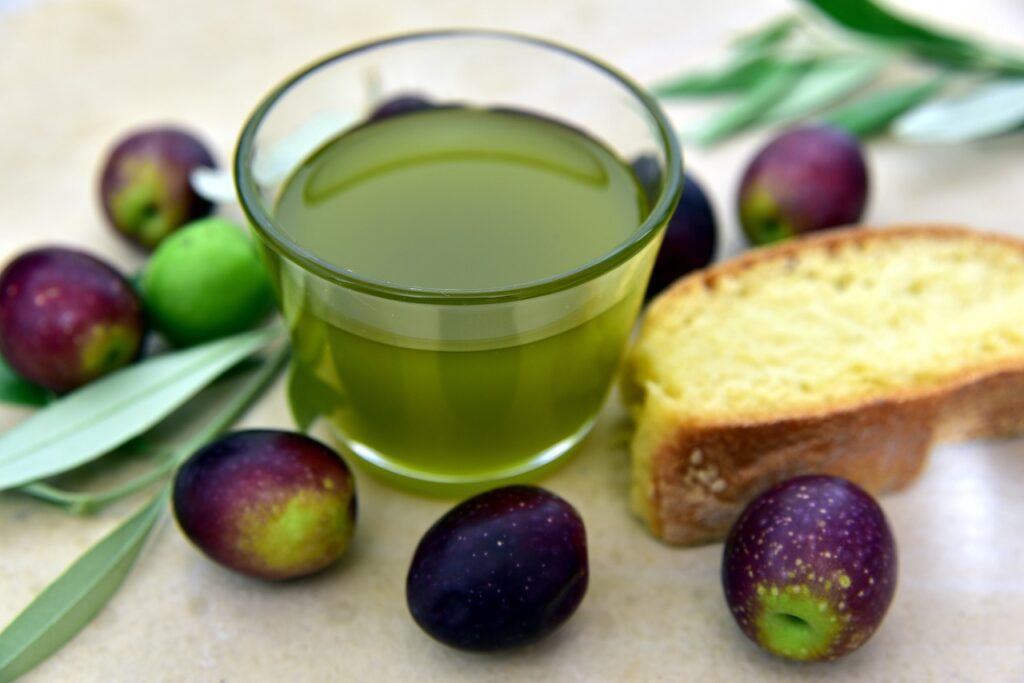 olive oil, olives, bread